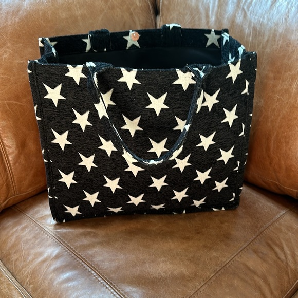 Hello Weekend Tote - Picture 4 of 4